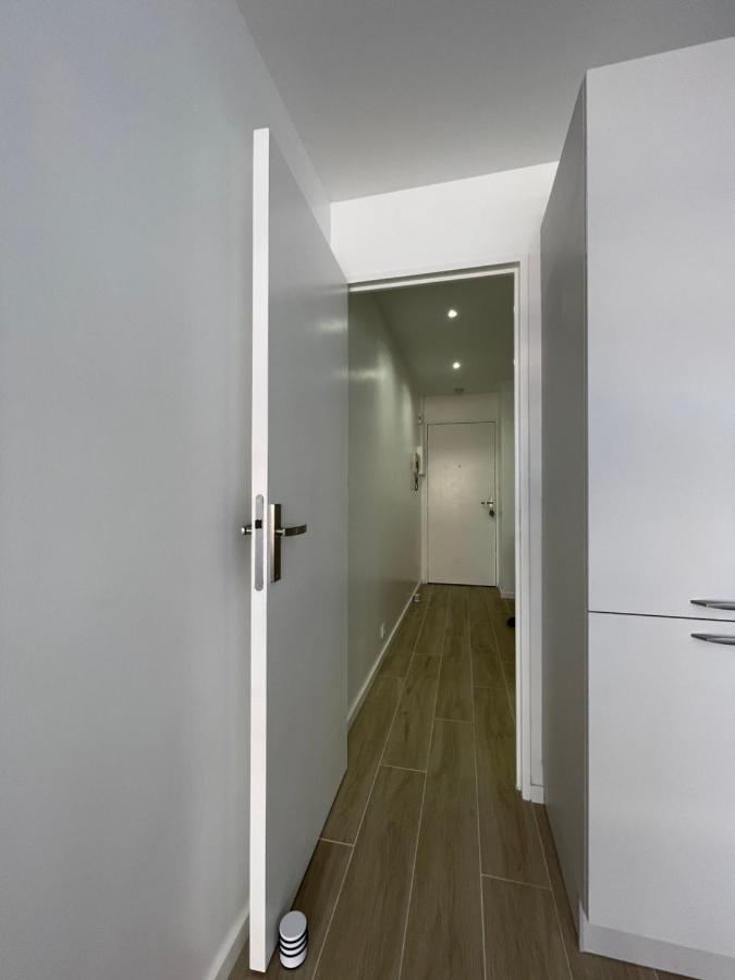 Apartment Idealement Situe, Vue & Parking Privee Gratuit
